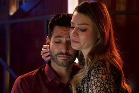 does lucifer get with chloe.